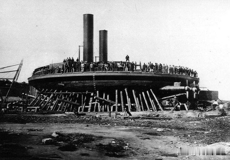 自美国南北战争中铁甲舰问世以来，这种全新的钢铁战舰立刻引起了世界各国的极大兴趣。