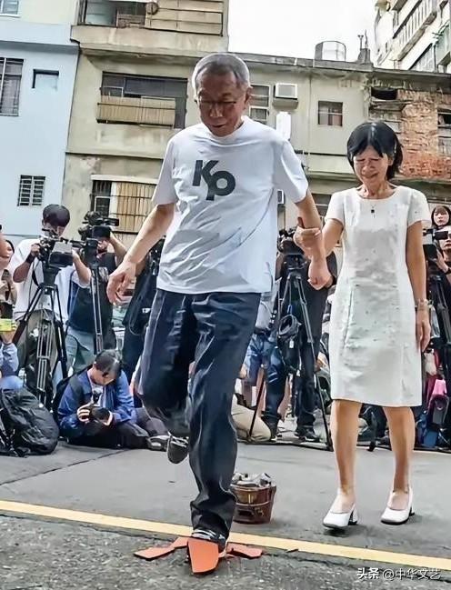 再进去就很难在出来了，柯文哲。
馆长怎么看待这个问题呢？