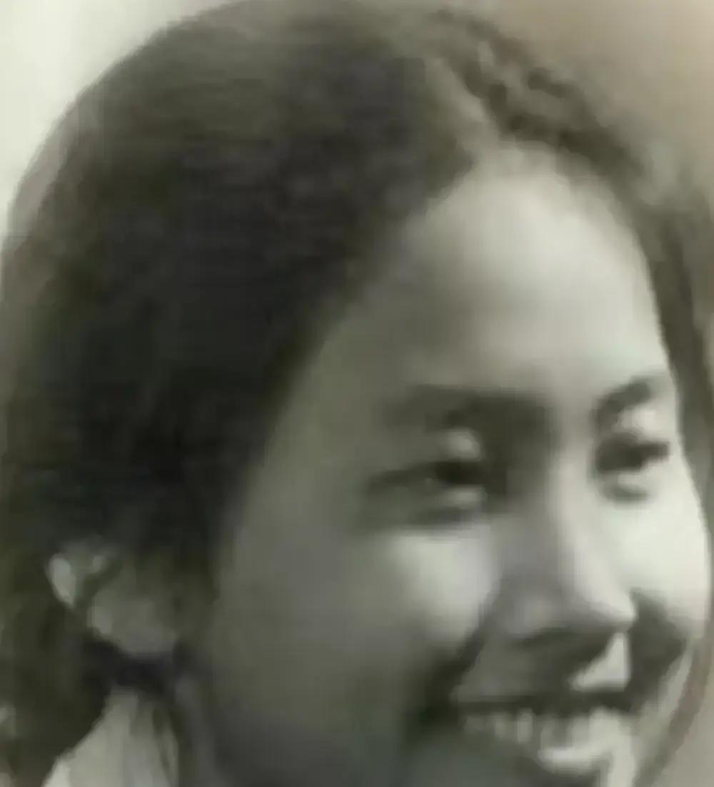 1979年北京，一声“阿姨”喊得满屋尴尬，8岁孔东梅却对着比自己低一辈的王海容脱