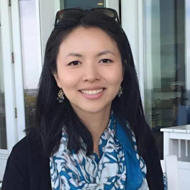 “我决定定居美国！”2002年，哈佛女孩刘亦婷顺利毕业，可就在国人以为她会回国效