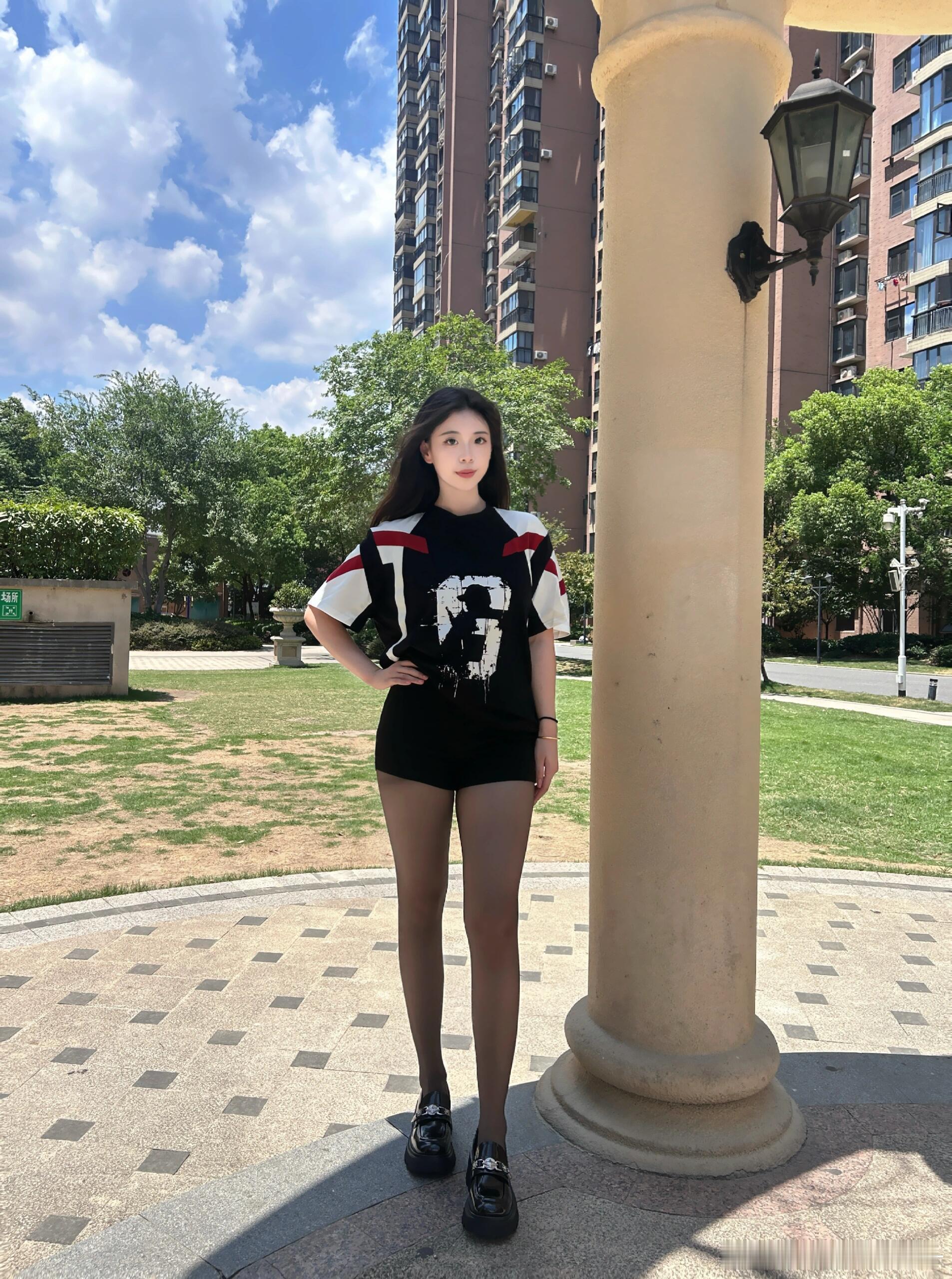 可以称呼微胖天花板嘛 ​​​