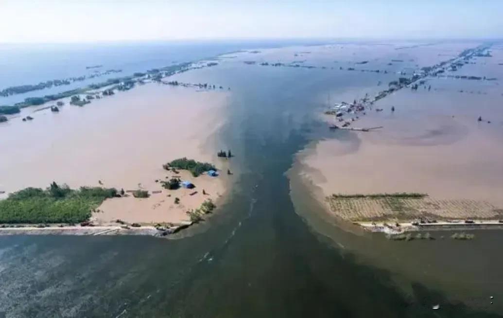 7000吨块石爆破成功！洞庭湖抢险，中国能建在行动！

7月5日湖南省岳阳市华容