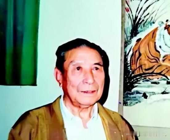 1939年，一地主将300名八路军接到家中休养，谁料，却被1200名日军包围。激