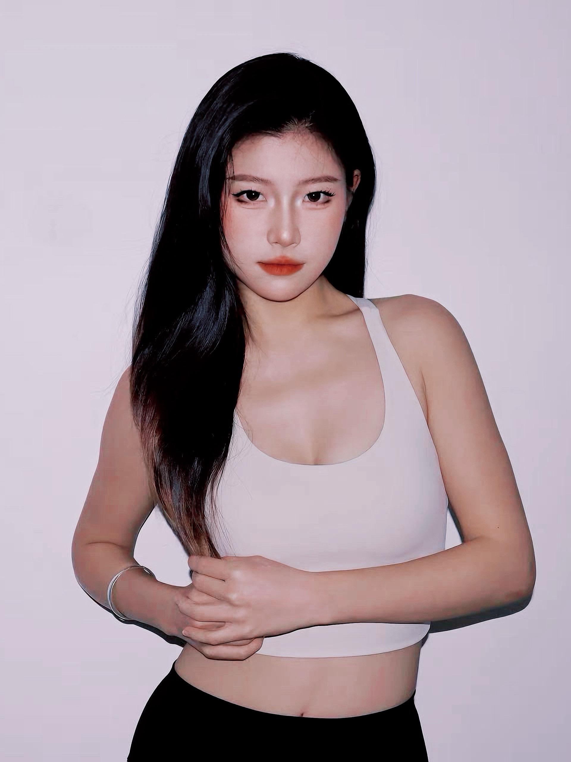 这么美的妈妈居然有两位。