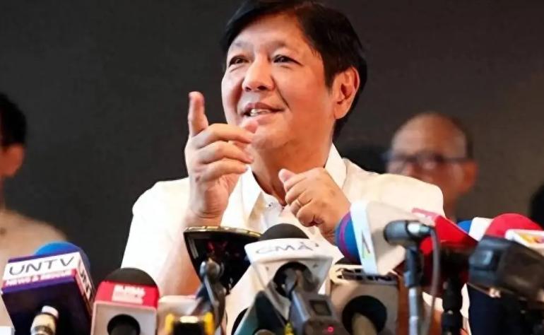 该不该打菲律宾？菲律宾在南海闹的很凶，把中国的黄岩岛划入他们的演习区。这实际上就