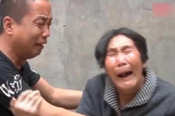 河南开封，一男子变卖所有家产，跟着情人私奔，从此杳无音讯，留下妻子和三个幼子，3