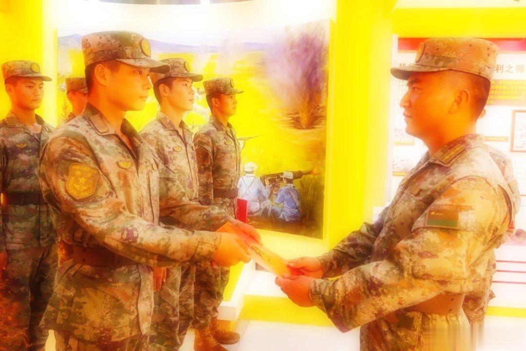 #铸剑中原[超话]##早安军营##原原说早晚安# 铁血青葱怀梦奔军营淬炼蜕变升华