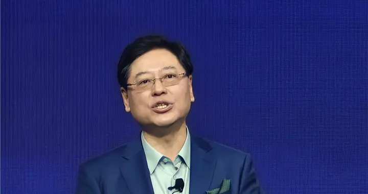 联想发布端侧AI新技术 PC本地推理能力媲美 OpenAI-mini
