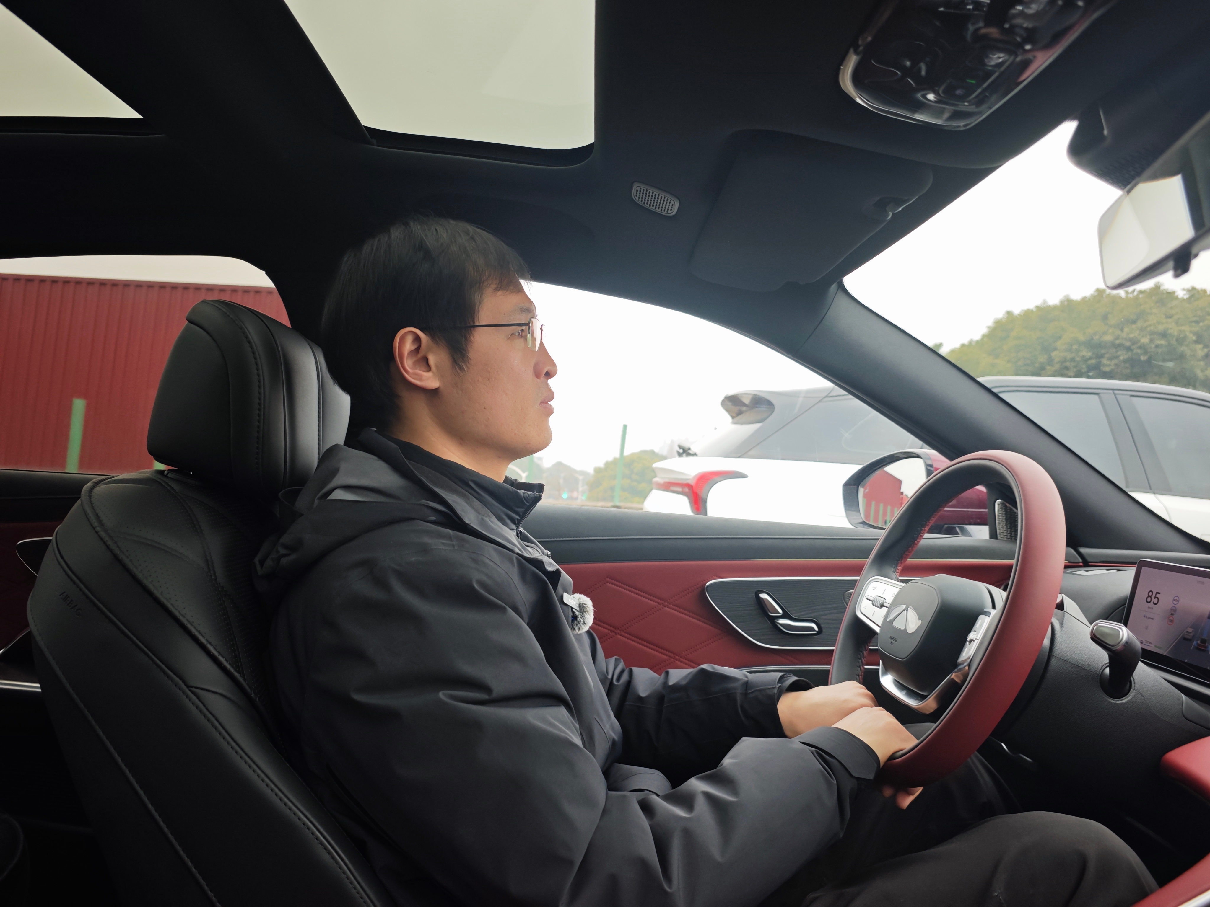 这几天试驾一辆风云A9L光辉版，我想好好探寻一个课题，那就是——C级轿车，究竟应