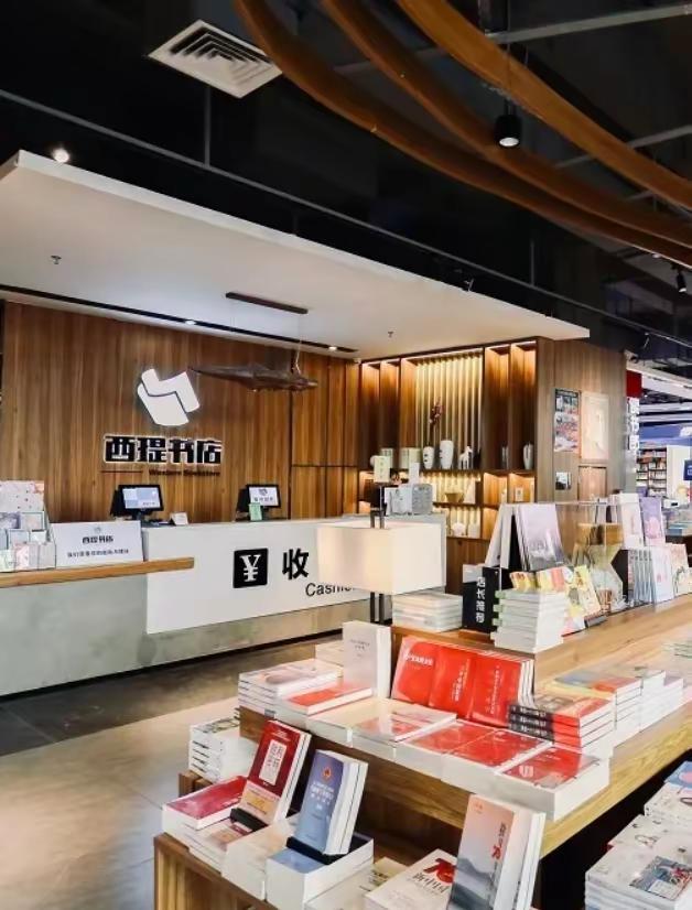 突发！珠海这间开了8年的大书店，要关了。没想到，珠海又一家大书店要关了，实体书店