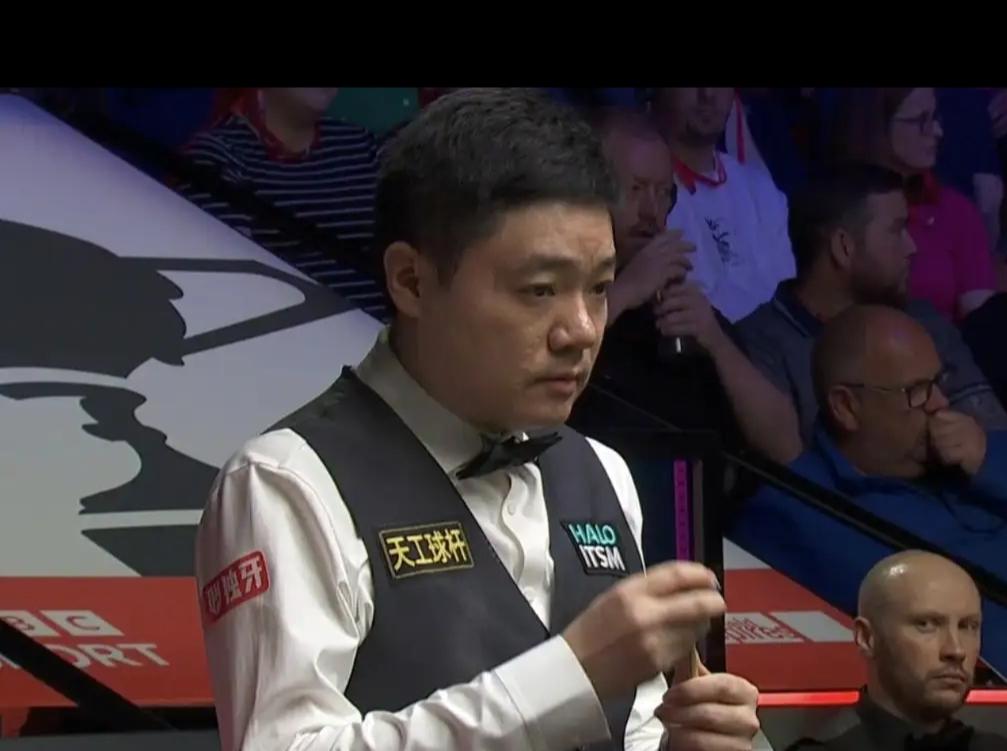 北京时间12月8日，英锦赛决赛，小特与塞尔比第43次交手，恭喜大猩猩以10-8胜