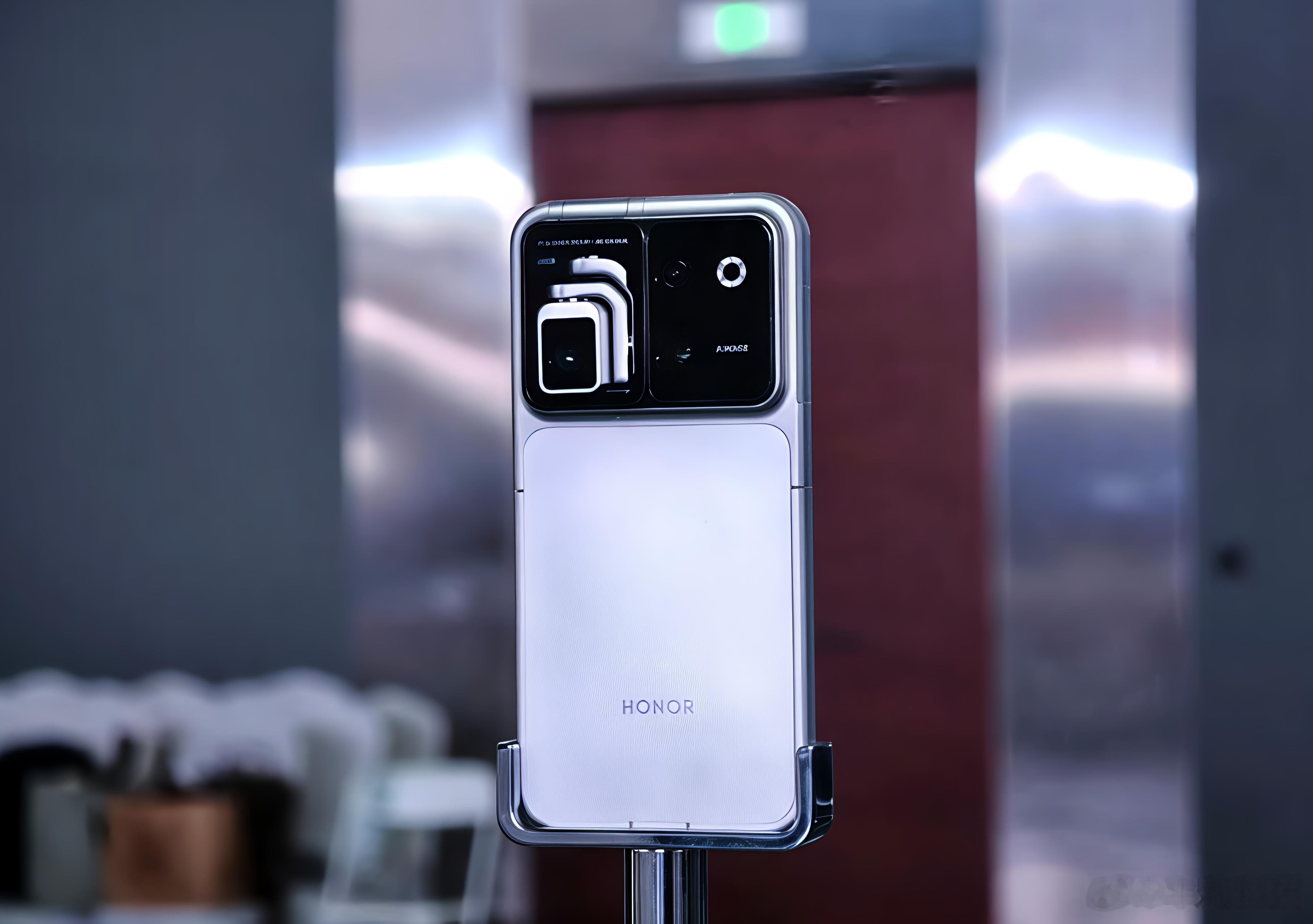 荣耀RobotPhone应验凯文凯利预言荣耀Robot Phone这几年，手机性