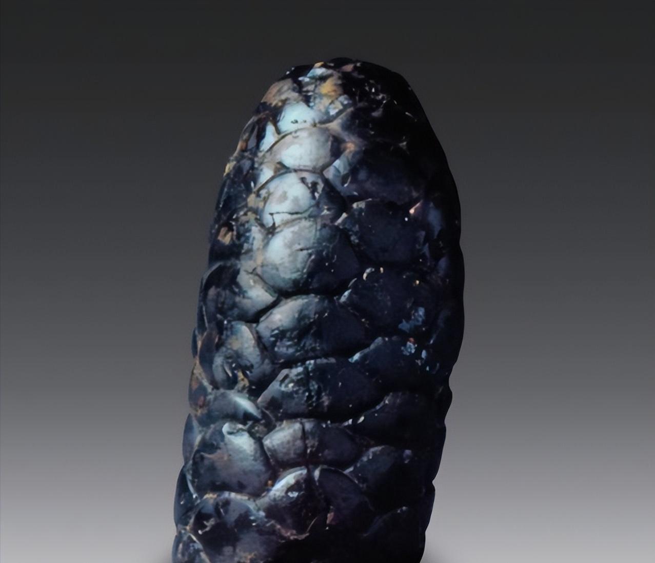 1973年，宁夏一对年轻的夫妻，天没亮就出门赶集，走在前方的丈夫突然听到一声惨叫