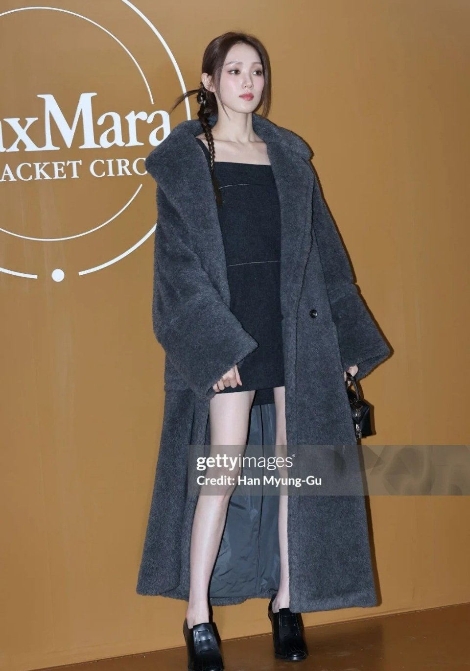 李圣经G社怼脸生图，圣经欧尼这状态绝了，脸上看不出一点细纹☜ 