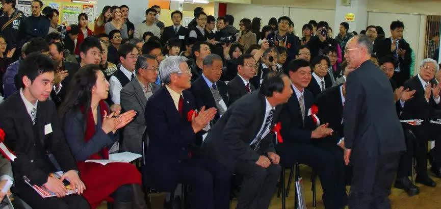 为什么现在没人说印度要超过中国了？看看数据就明白了！1990年，印度经济总量是中