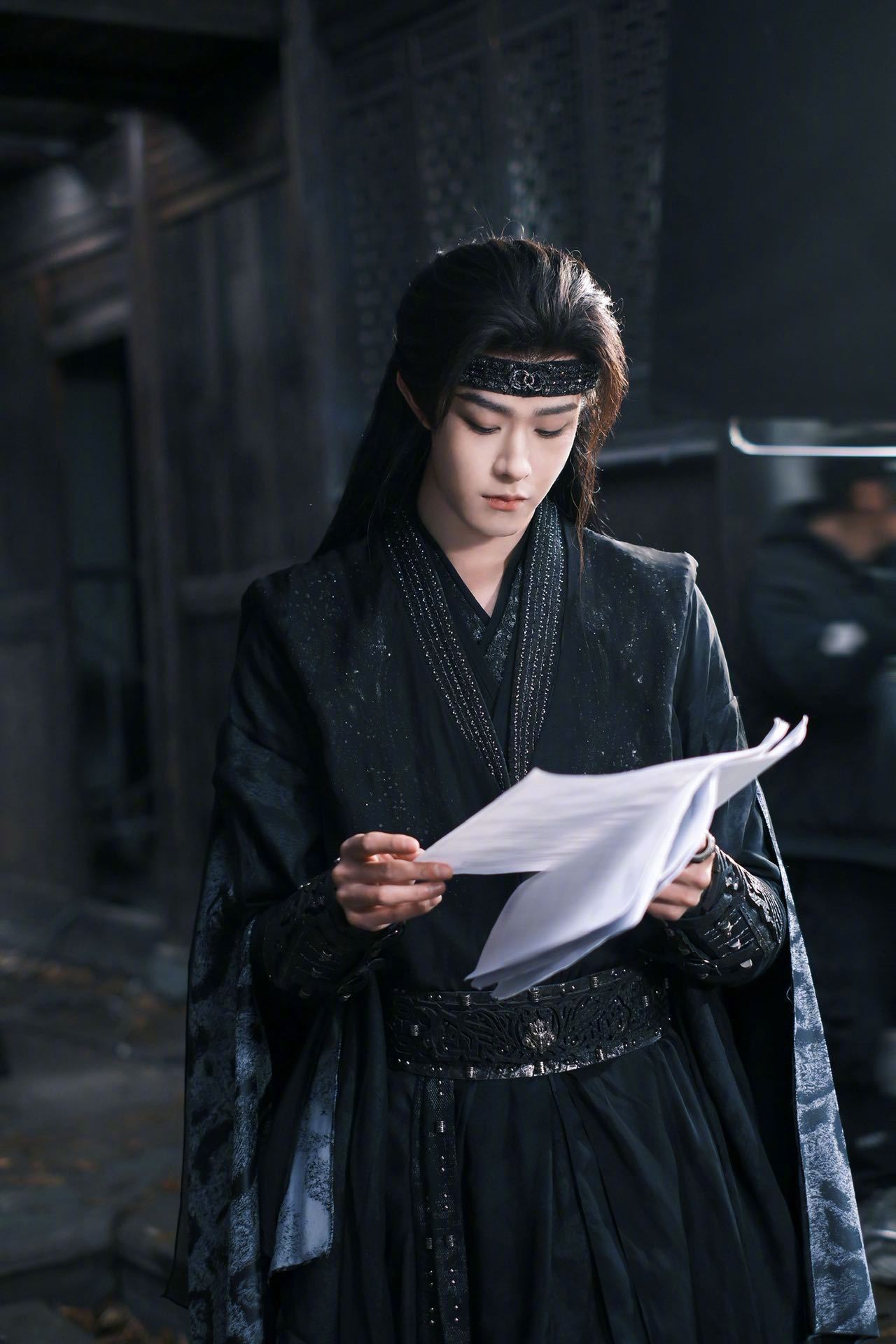 田嘉瑞月鳞绮纪里面造型神似刘亦菲 网友热议田嘉瑞月鳞绮纪造型 是谁在害田嘉瑞，完