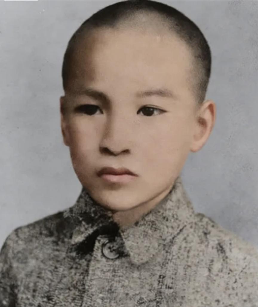 分享历史珍藏照能认出来照片上的萌娃是谁的人，一定是近代中国历史的知识大咖！