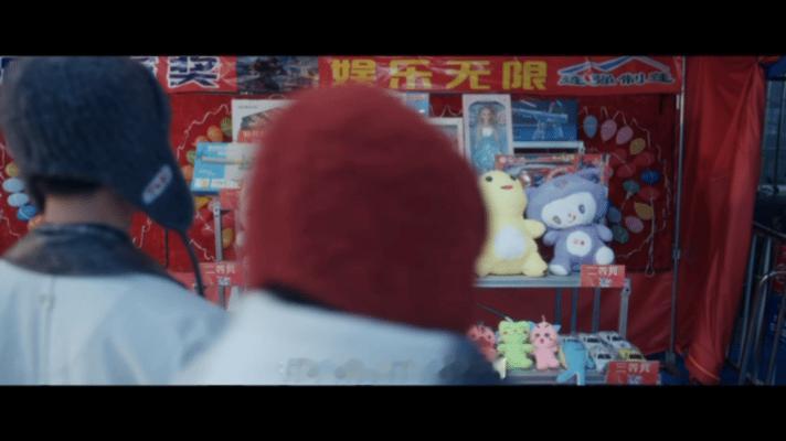 李昀锐双枪王来着 游乐场内打气球枪法超群，枪枪命中百发百中，双枪操作行云流水，双
