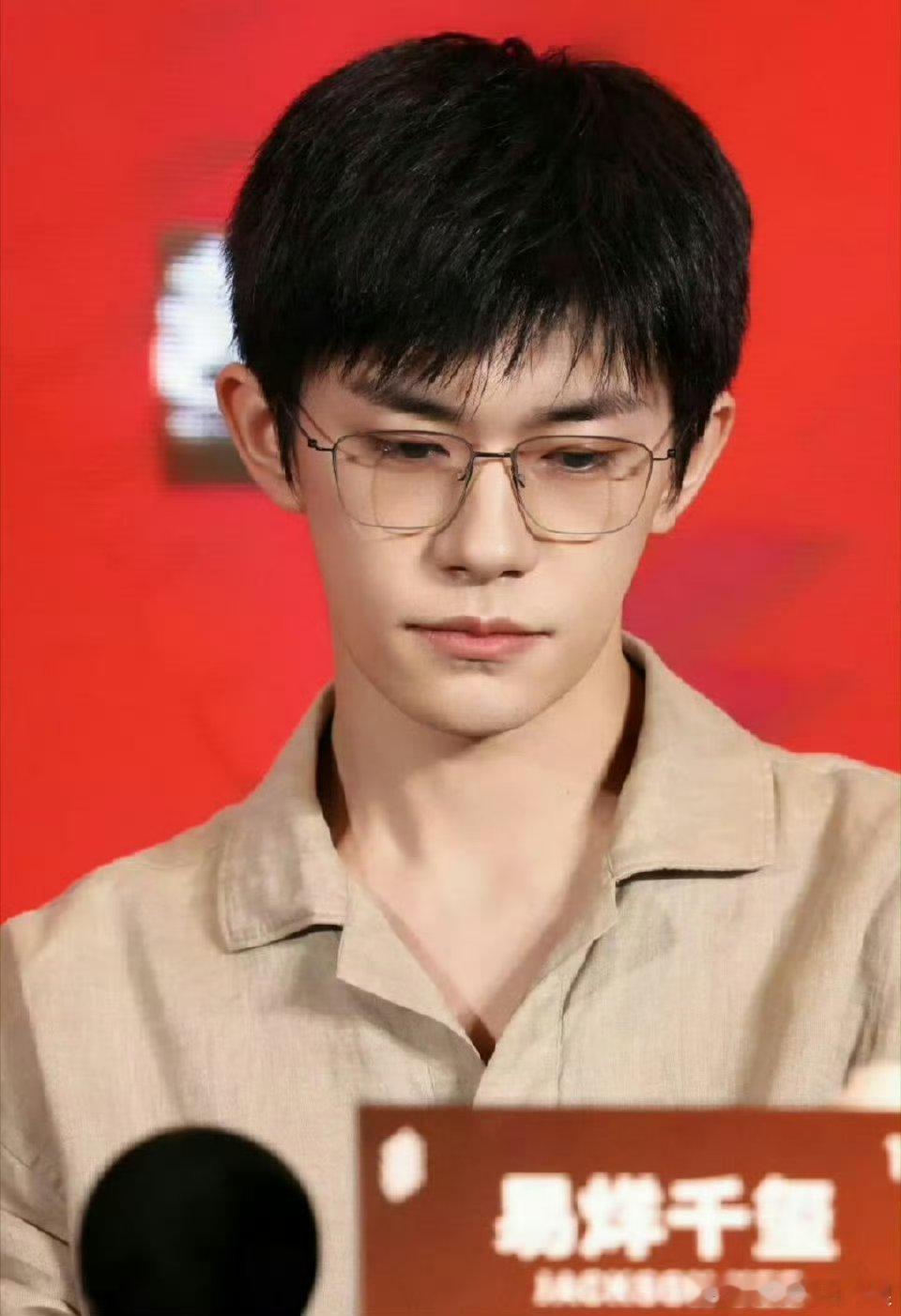 易烊千玺、张艺兴First电影展怼脸，两位电影生状态很不错吧！ ​​​