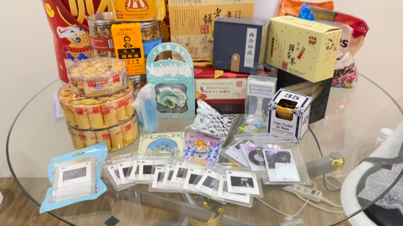 以前大部分都是我在投喂同担现在时不时就被同担投喂，也太幸福了你的粉丝都饭随爱豆的