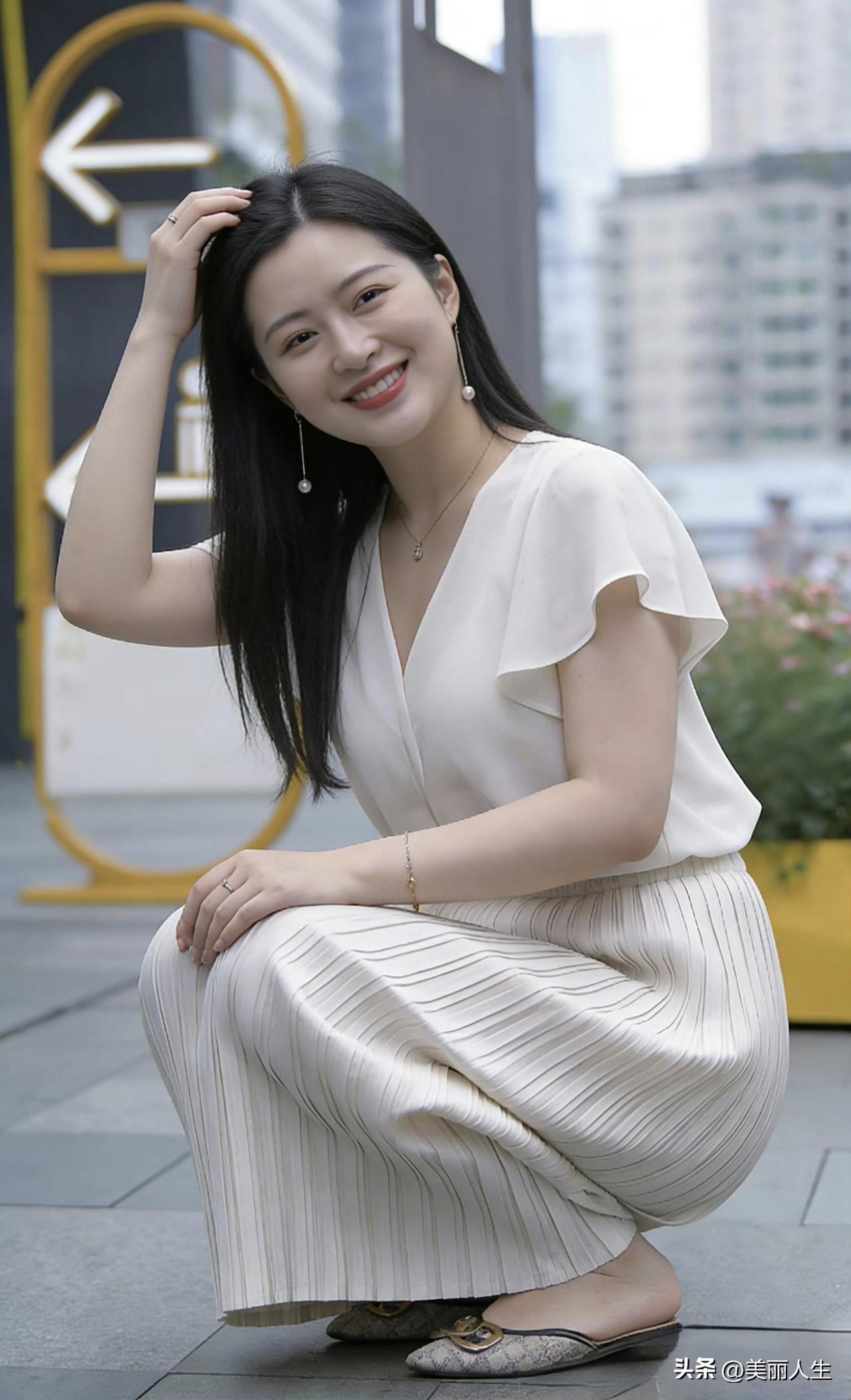 阳光漫进了杯沿～