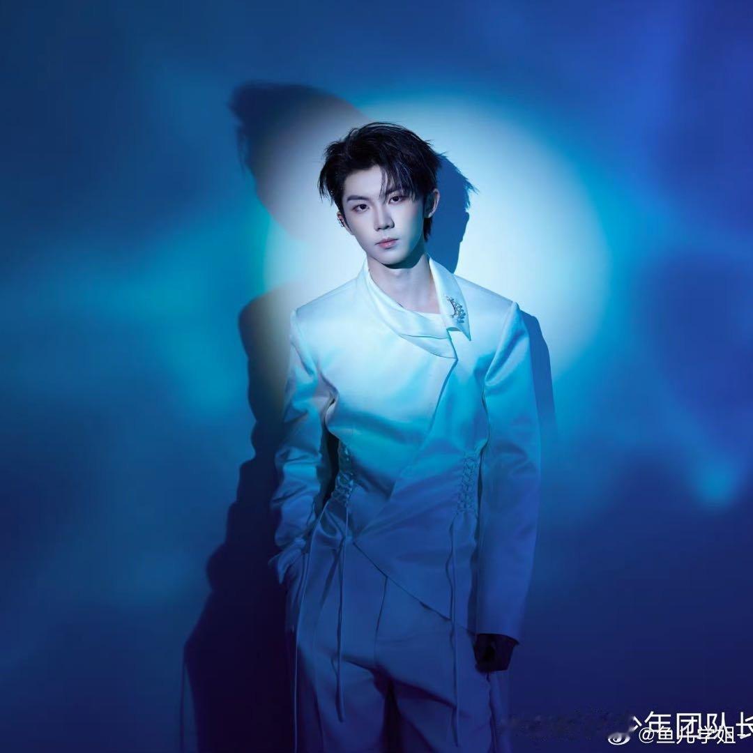马嘉祺我也想抢先听Ep期待马嘉祺新EP马嘉祺给爸妈开EP抢先视听会！看到马嘉祺和
