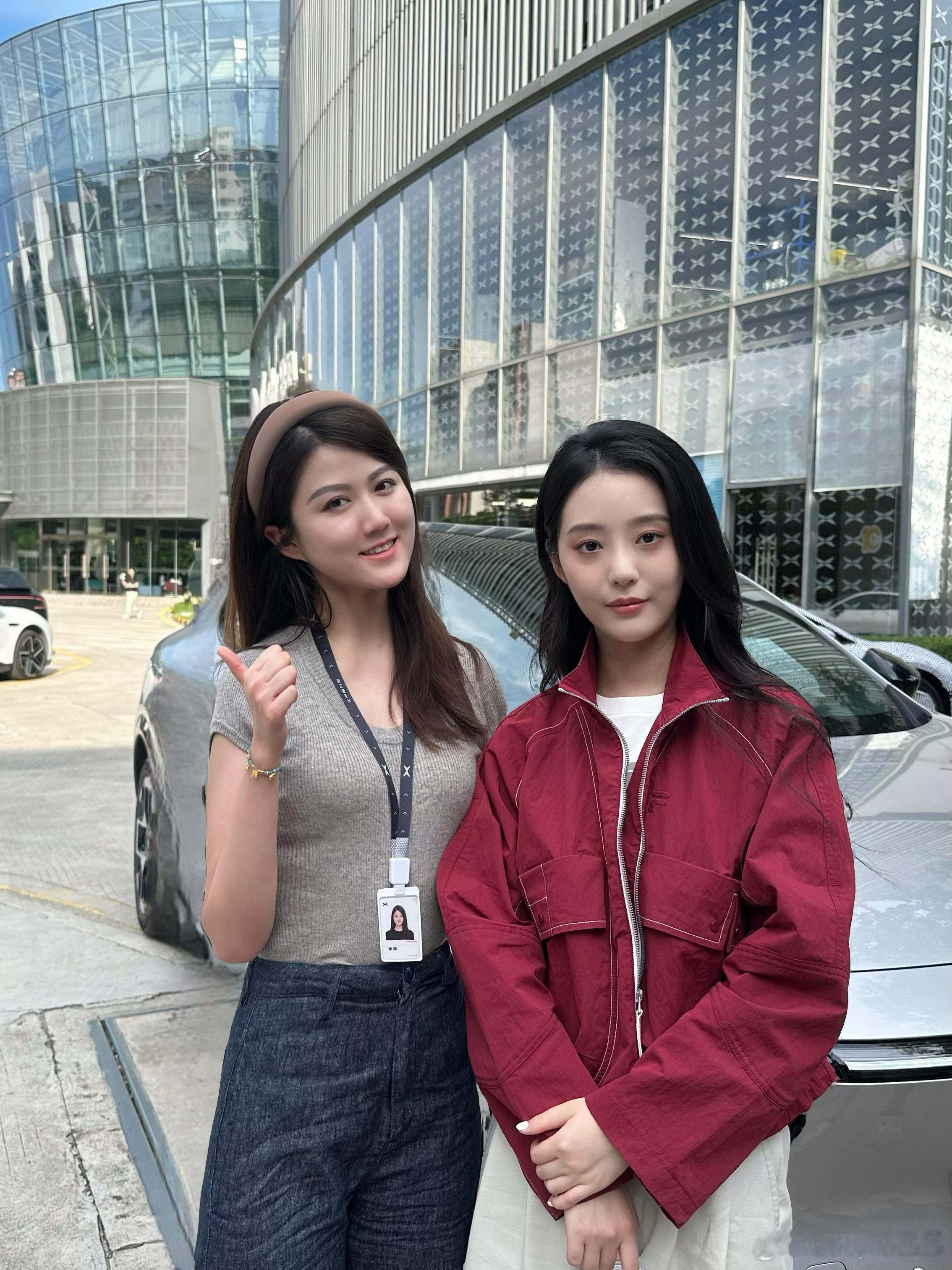 和短剧女王一起在鹏厂草坪吃火锅什么体验[doge]徐艺真前两天过来鹏厂提车，正式