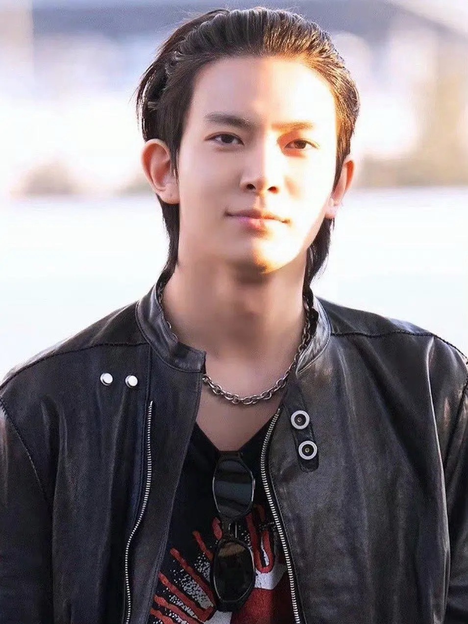 李羲承和严成玹两位发箍战神机场图 果然还是年轻好 