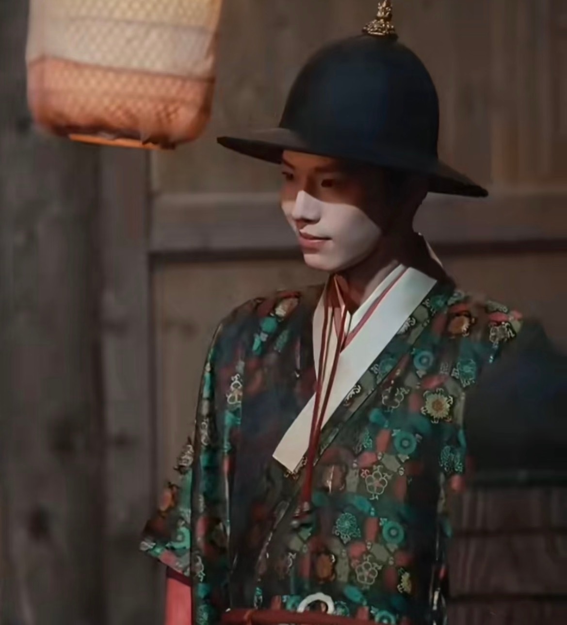 辛云来雪地抄家路透尊严在家人平安面前真的是一文不值但一般按照这种虐文男主的趋势，