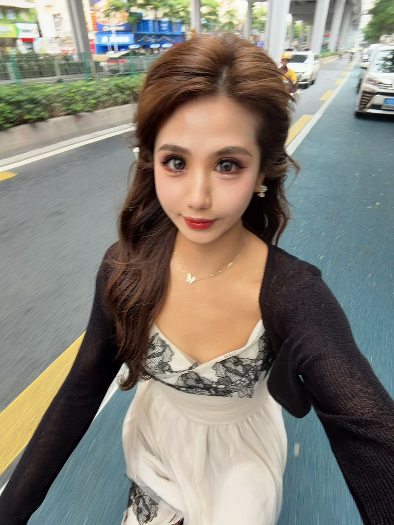 骑到了🚲漂亮的紫色花花青桔车去上班