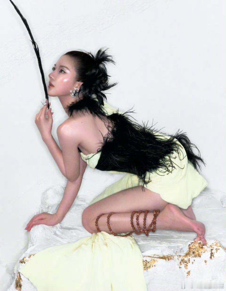 赵露思这到底在干什么啊？ ​​​