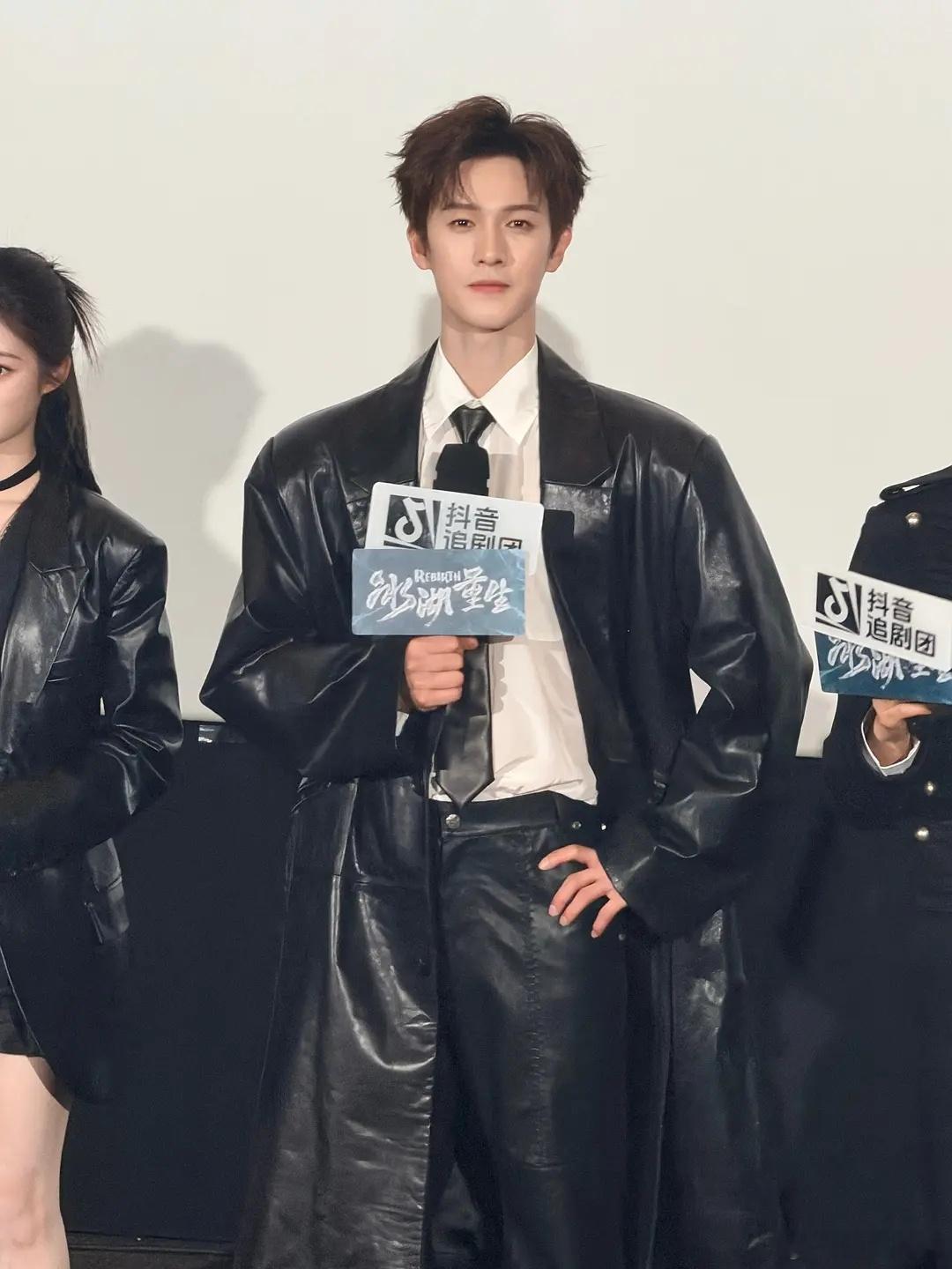 我还是挺能get到李昀锐的，一直觉得他看着很清爽 