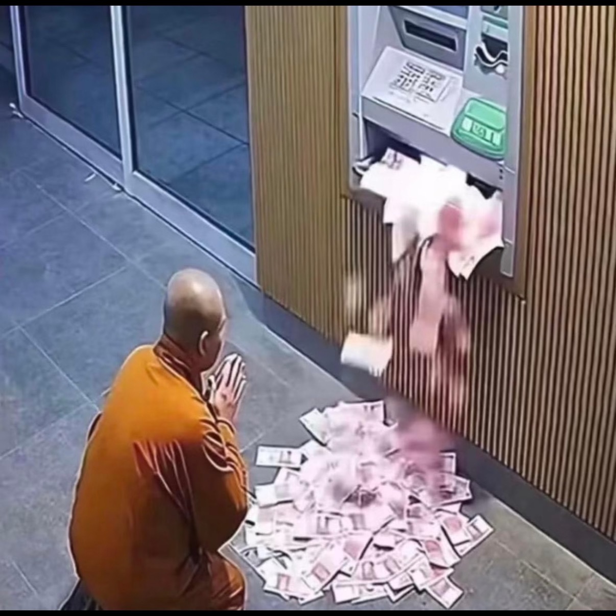 终于刷到一家比我年纪小的房子了 