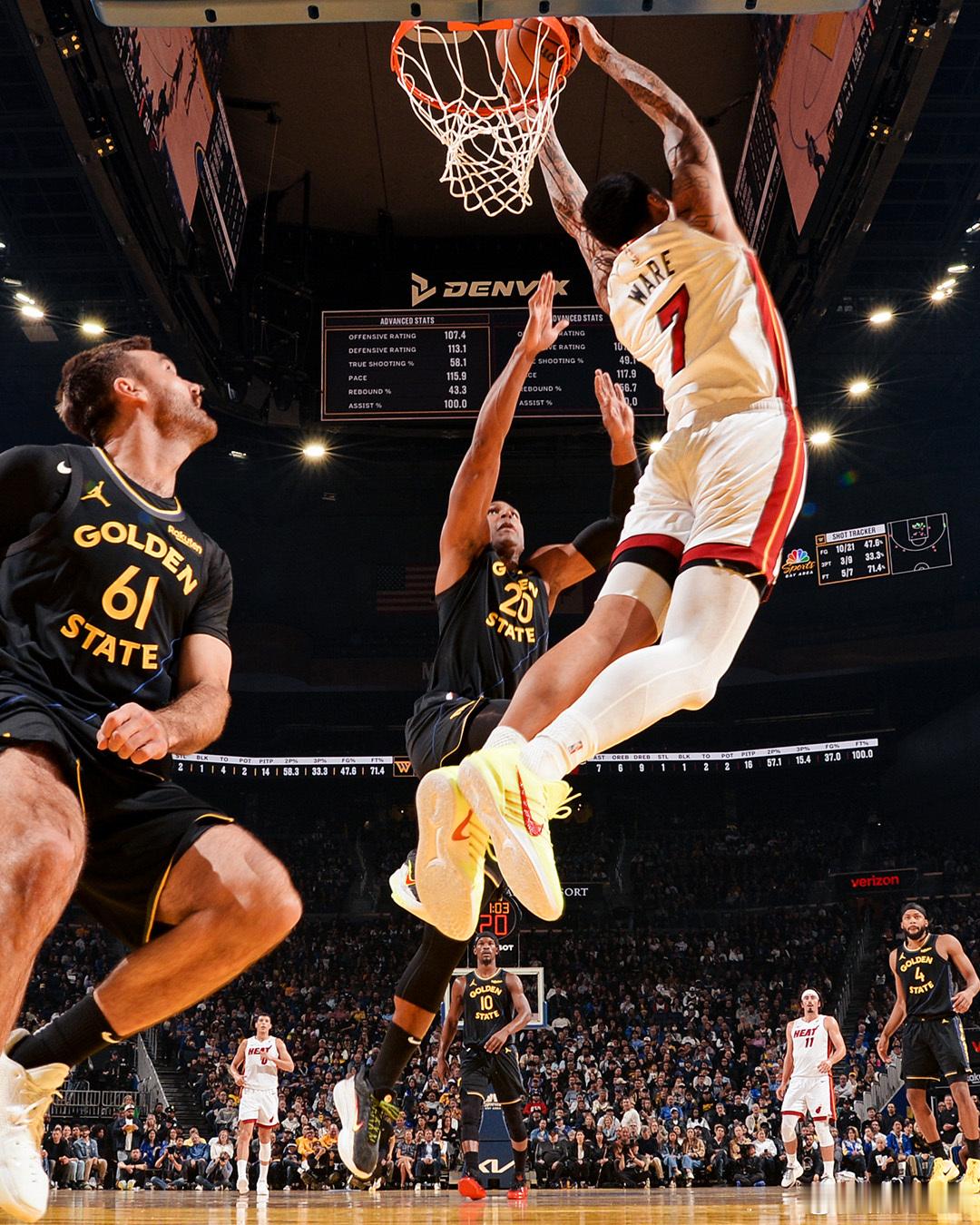 韦尔这记背扣太帅了热火vs勇士