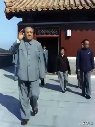 这4句硬气诗词，道尽中国脊梁！看完热血沸腾
 
当国家陷入困境，是什么力量支撑民