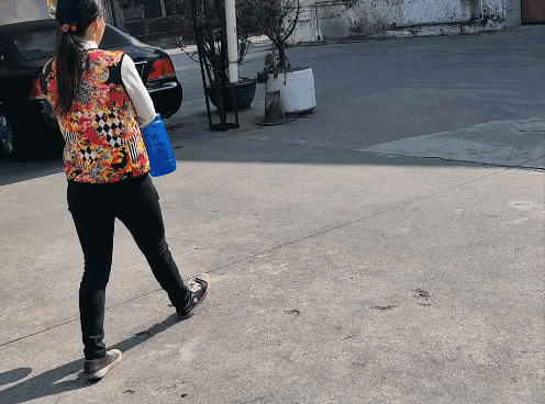 有文化人的人才有深度思考，这是他发达的开始，也是成为人上人的良好开端。普通人只为