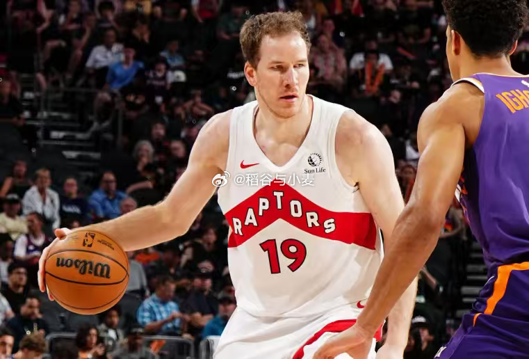 猛龙本赛季的战绩比起上赛季进步了不少，但是球队的先发中锋雅各布-珀尔特尔在本赛季