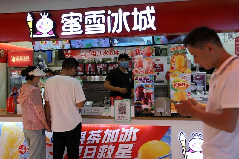什么是生活中的温柔?生活中的温柔，藏在那些没说破的小事里。加班到凌晨，伸手碰到温