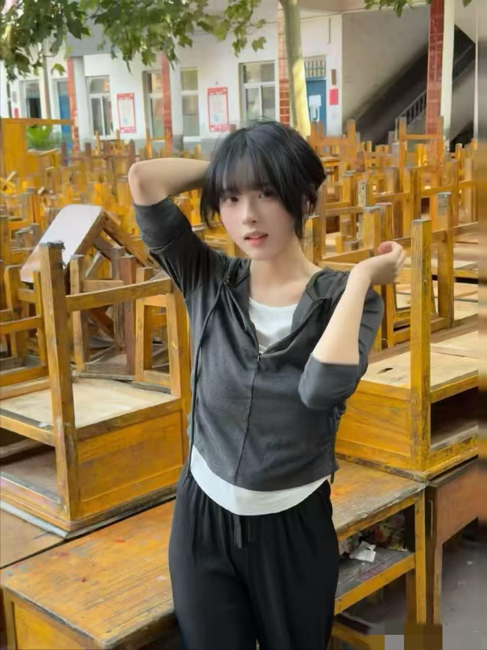 人民的兔娘
以后那些黑子黑兔娘之前麻烦去山区做做公益，这样的好女孩还能黑？