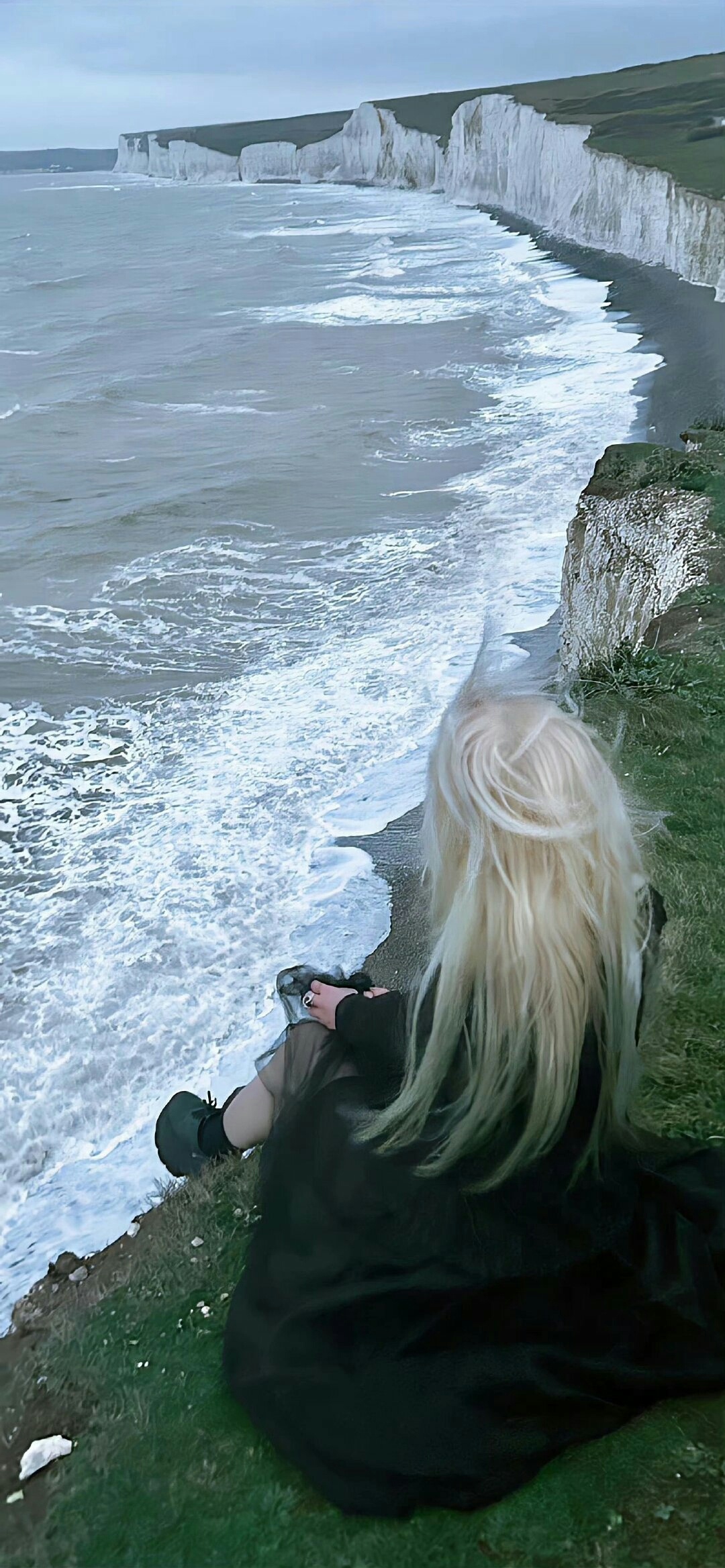 老规矩，睡前一更。明日甲辰  己巳  壬申。这个日课的气场稍稍有点弱，对一些拟定