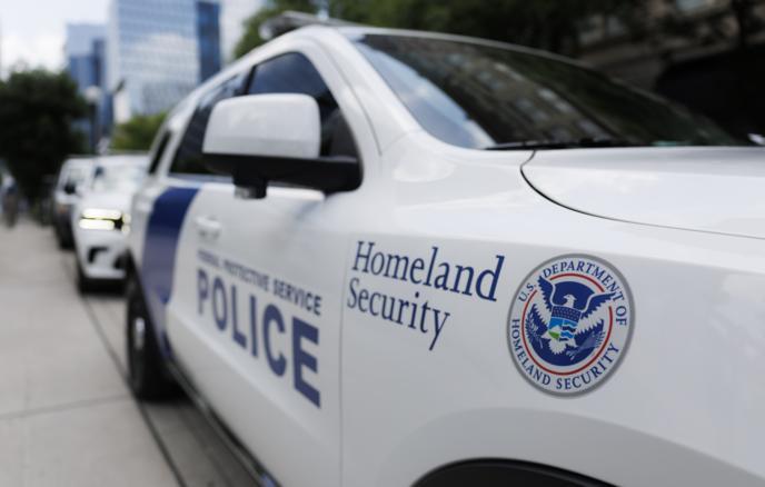 美国国土安全部将27名乌克兰人列入“最恶劣”外国在押人员名单 其中一些人因诈骗、