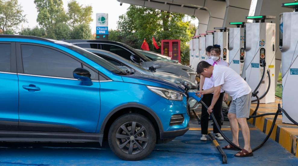 以前买新能源汽车的时候，最担心的就是充电问题，因为家中没有充电桩，充电确实很不方