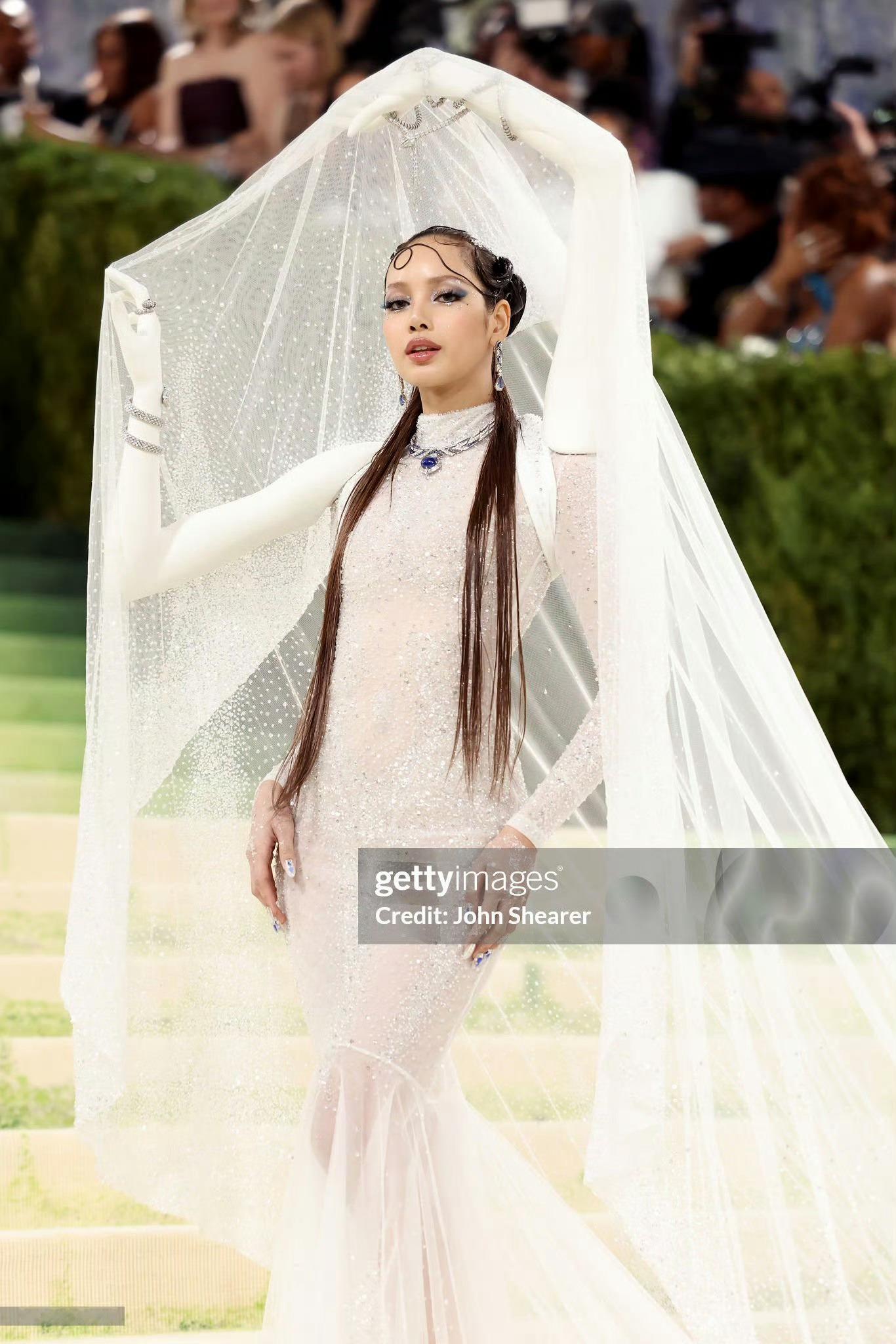 Lisa × Met Gala 2026 红毯造型 📸in Robert Wu