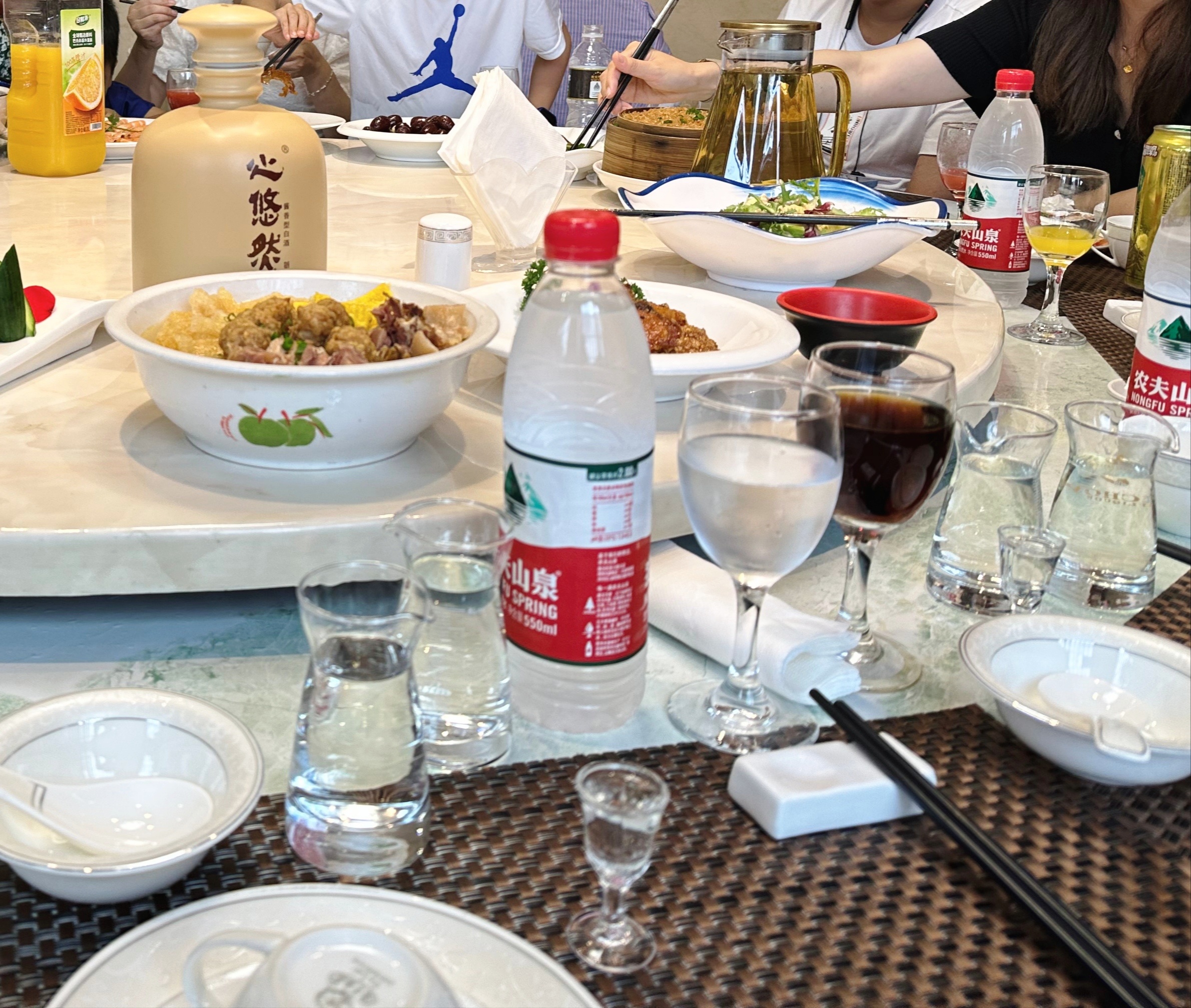 #我好像交不到很要好的朋友#昨天新老朋友雅集。酒好人好，原计划饮四两，实际上六两