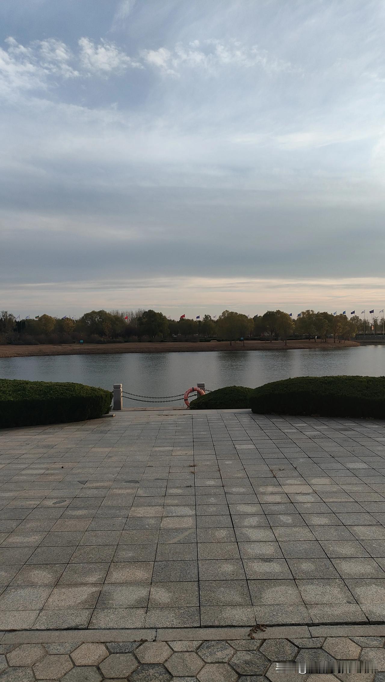 问大家一个问题，我家楼上每次洗衣服都是9点半或者10点才开始，洗衣机都是差不多一