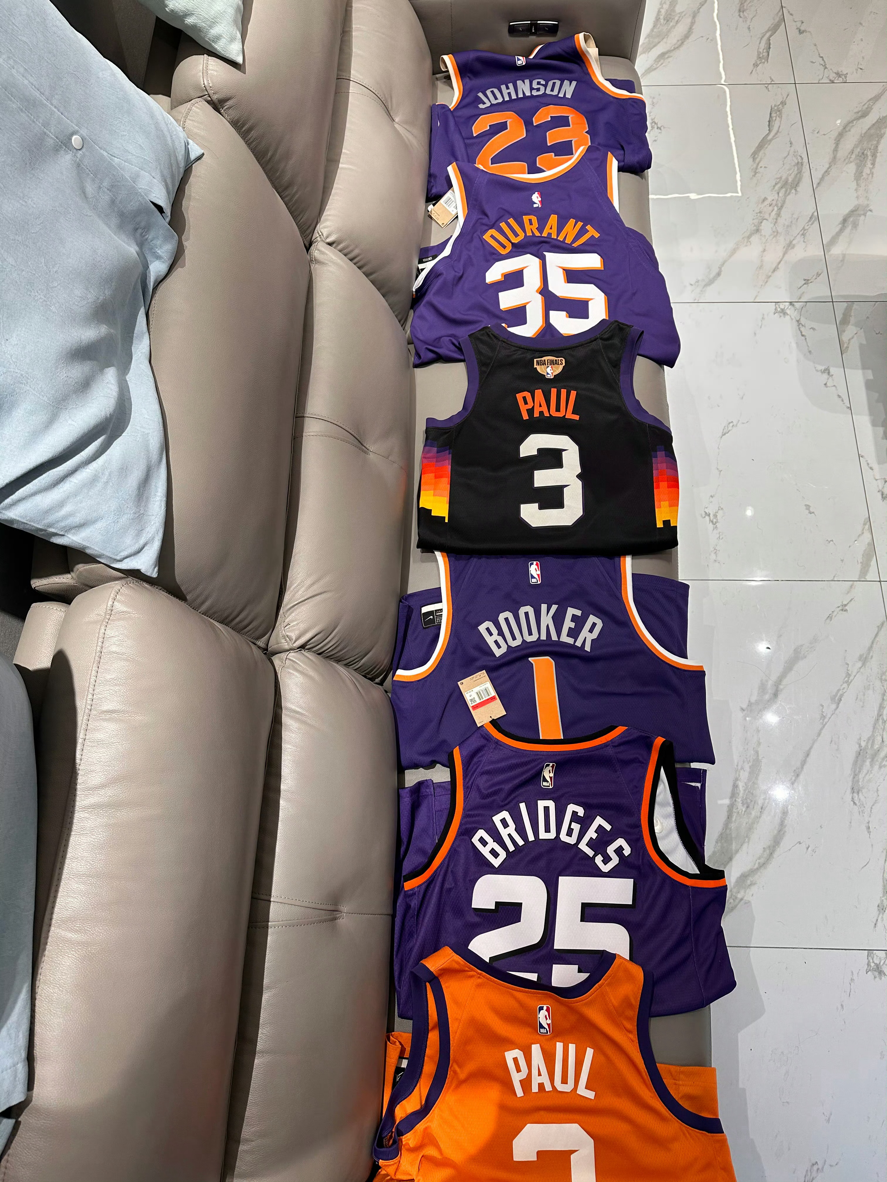 太阳球衣大家选一件吧我来穿新赛季篮不住我的观赛搭子