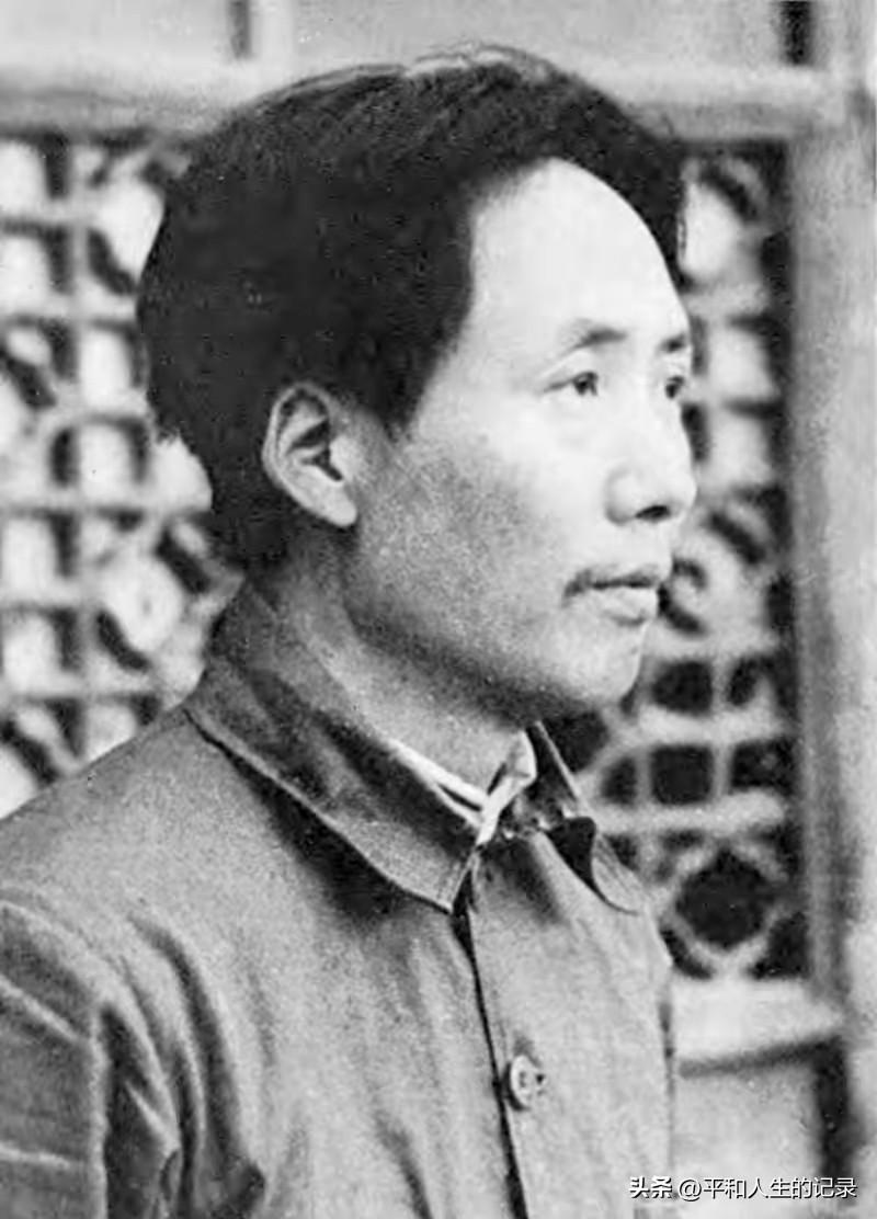 真正确立毛主席在全党全军领导地位的是六届六中全会。
遵义会议只是撤消了博古、李德