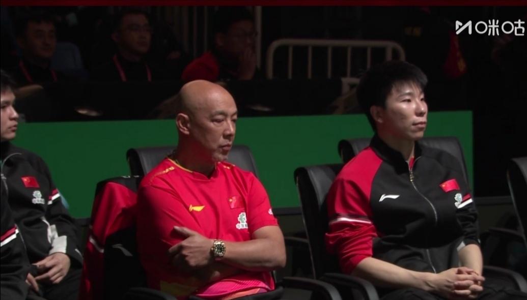 第二阶段比赛新规则！


允许有三位教练了！

第一阶段比赛，国乒只有王皓和马琳