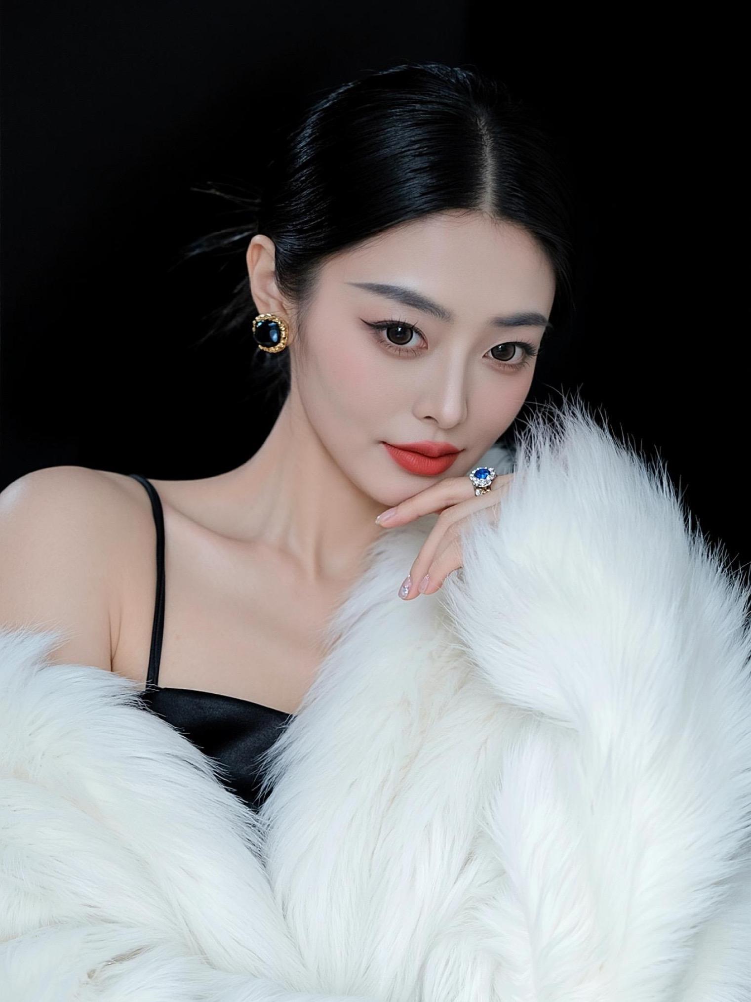 我不回你 我有事儿 你不回我 你外面有人了.