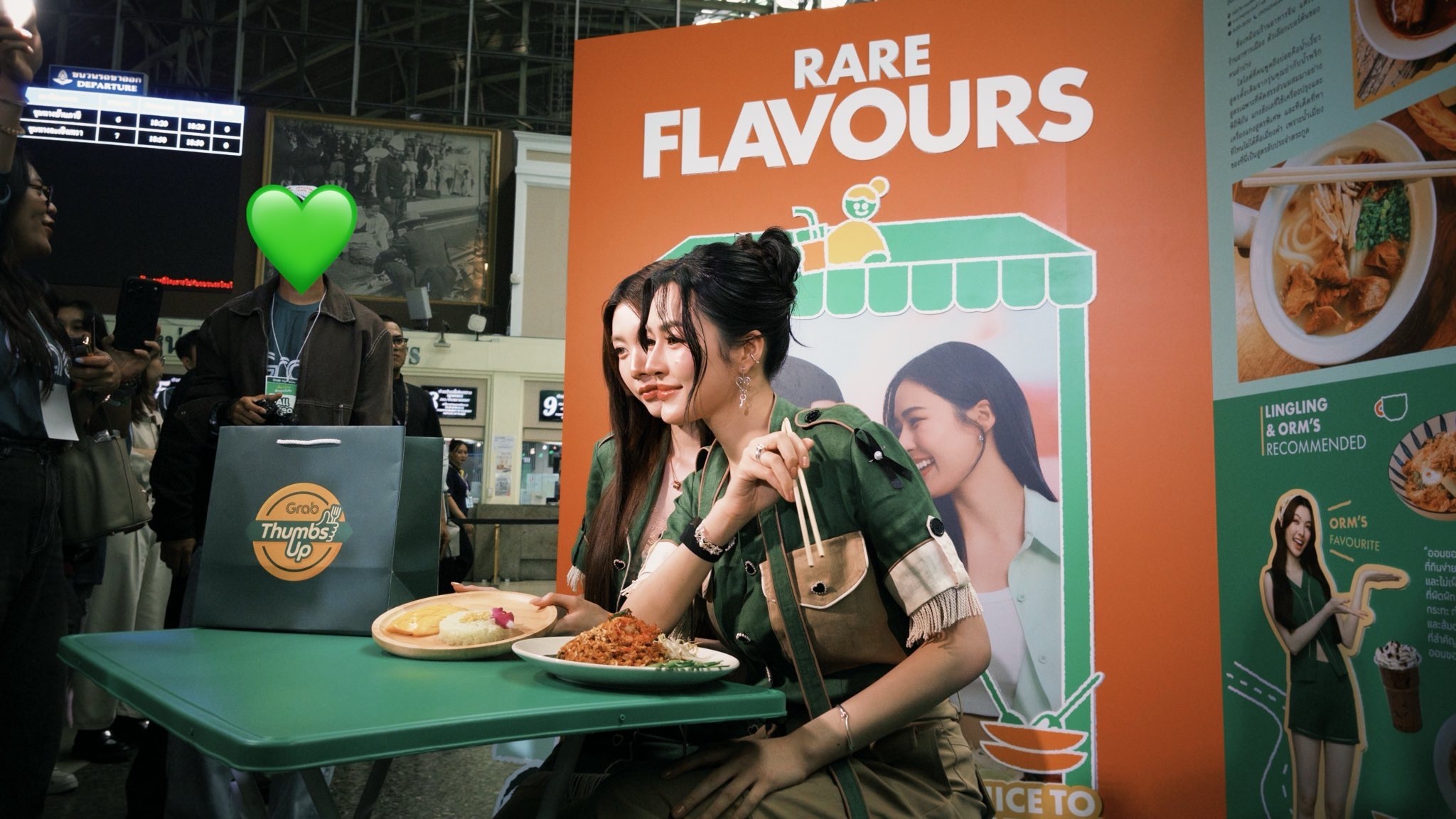 妻妻美食店开业你俩轮廓越来越像了😗 